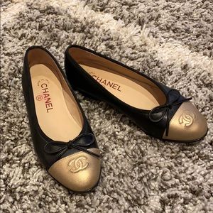 Chanel black and gold ballet flats